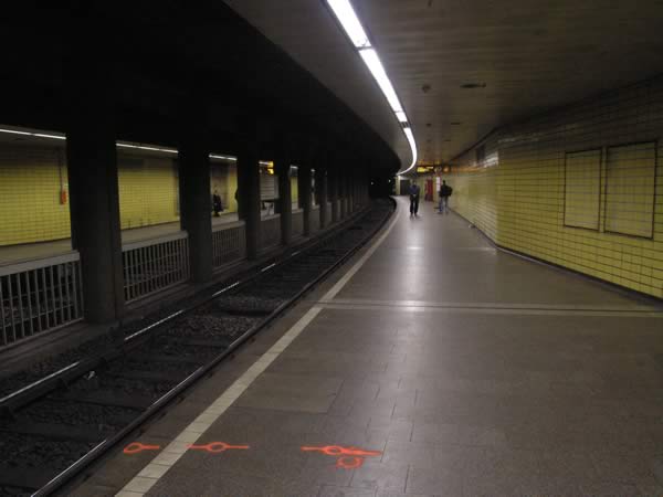 Die leergeräumte Station Breslauer Platz. - Gerd Franke 2006