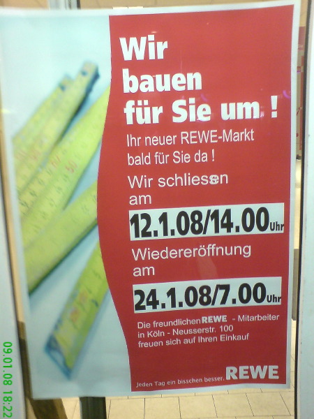 Ein Plakat am Eingang informiert ber den Umbau - © gf