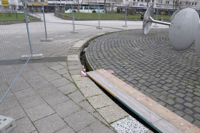 Der Brunnen auf dem Ebertplatz Februar 2011 - © G. Franke